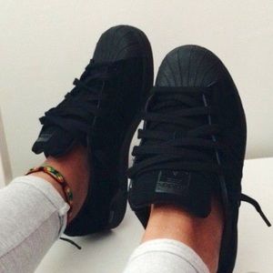 All Black Adidas: Stan Smith Sneakers